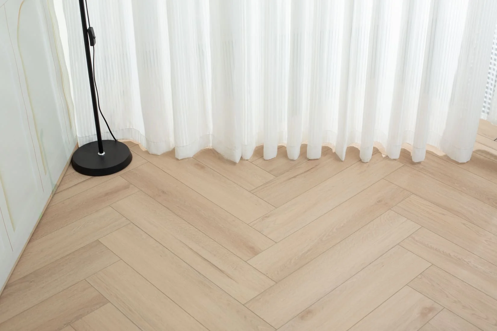 Плитка SPC "OneFloor" 3032 А,В  ЁЛКА (640*128*4 мм) — купить в Березниках