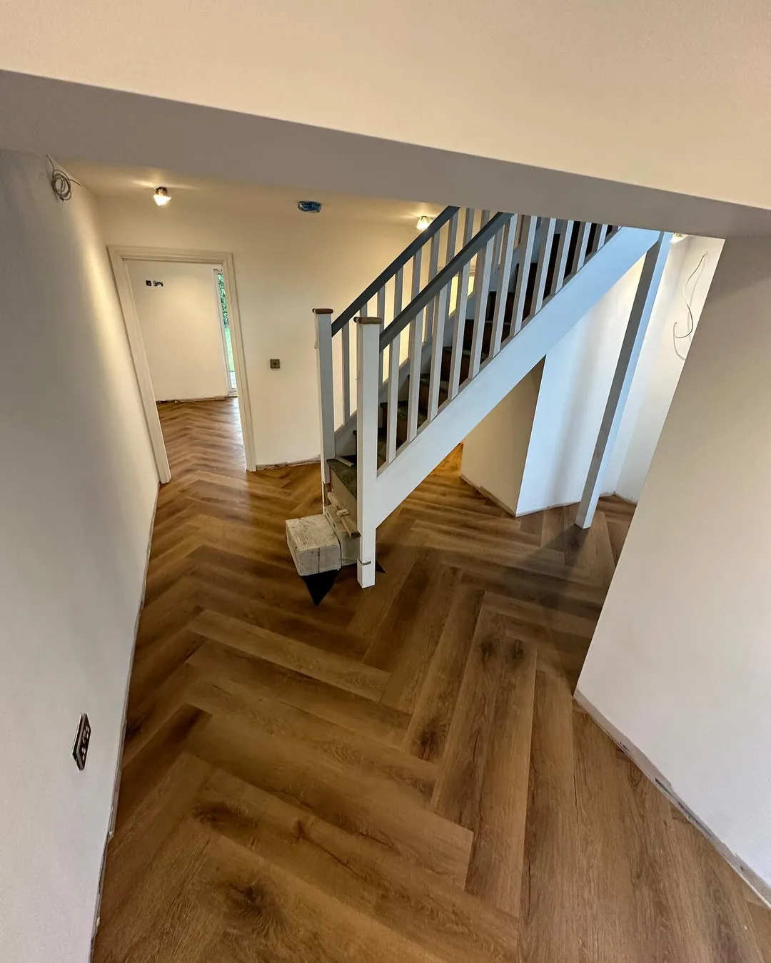 Кварцвиниловая плитка "Invictus" Royal Oak Mocca (406*102*2мм) — купить в Березниках