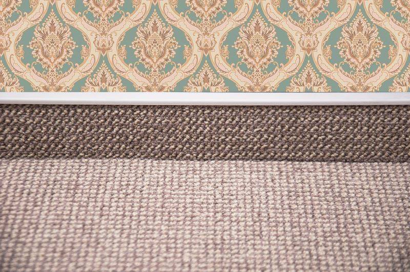 Плинтус для ковролина "Korner" Listwa светло-серый (2500*13,8*50 мм) — купить в Березниках