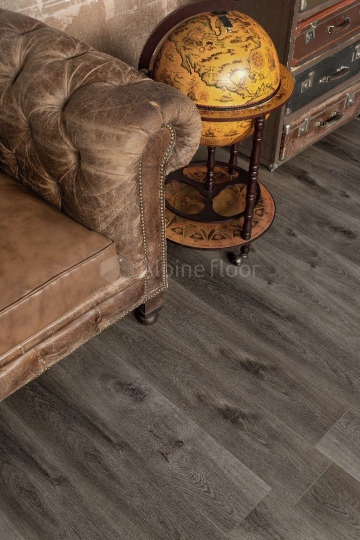 Замковая ПВХ плитка "Alpine Floor" Дуб торфяной  (1524*180*8мм) — купить в Березниках