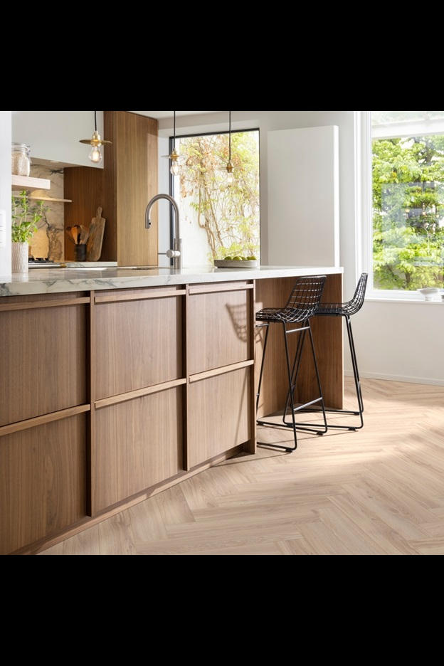 Замковая ПВХ плитка Blackjack Oak 22210 (630*126*6 мм) — купить в Березниках