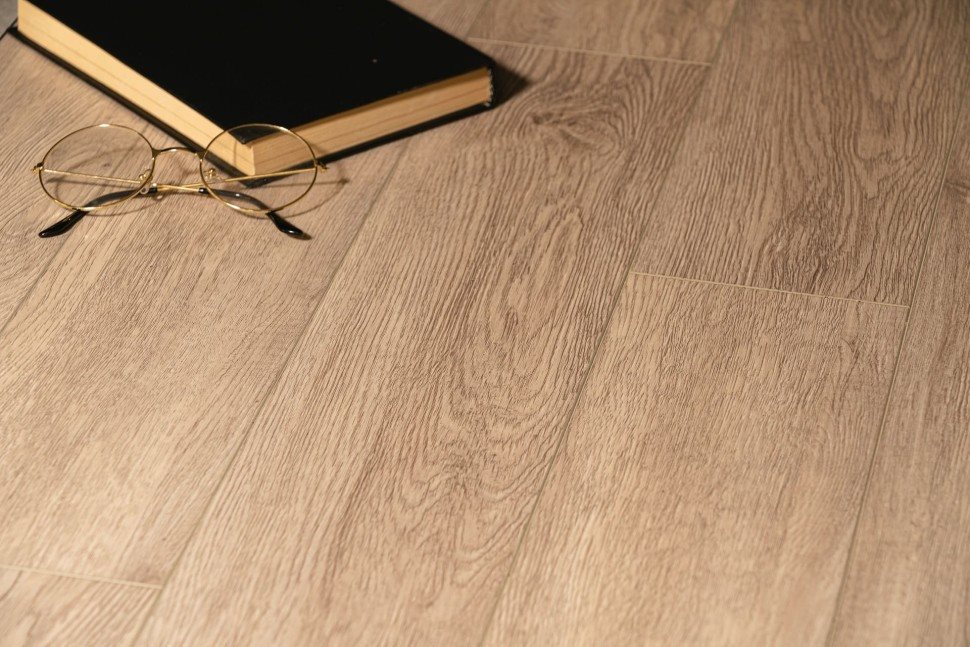 Виниловый ламинат "Bonkeel" Style Дуб Гарднер (1200*125*4 мм) — купить в Березниках